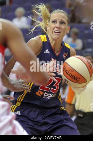 15. Juni 2012: Katie Douglas (23) vom Indiana Fever während eines WNBA-Spiels gegen die Washington Mystics im Verizon Center in Washington, DC. Mystics gewann 67:66. Stockfoto