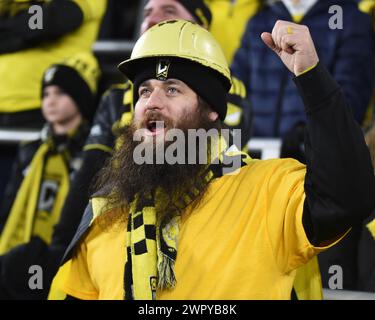 Columbus, Ohio, USA. März 2024. Ein Columbus Crew-Fan bejubelt sein Team gegen den Chicago Fire FC in ihrem Spiel in Columbus, Ohio. Brent Clark/Cal Sport Media/Alamy Live News Stockfoto