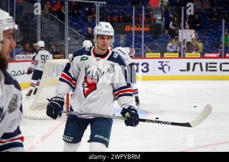 Sankt Petersburg, Russland. März 2024. Torpedo Hockey Club Spieler Vladislav Firstov (10) in Aktion während des Spiels der Kontinental Hockey League, Gagarin Cup, Spiel 5, Finalsaison 1/8 KHL 2023 - 2024 zwischen SKA Sankt Petersburg und Torpedo Nischni Nowgorod in der SKA Arena. (Endpunktzahl; SKA St. Petersburg 3:0 Torpedo Nischni Nowgorod) (Foto: Maksim Konstantinov/SOPA Images/SIPA USA) Credit: SIPA USA/Alamy Live News Stockfoto