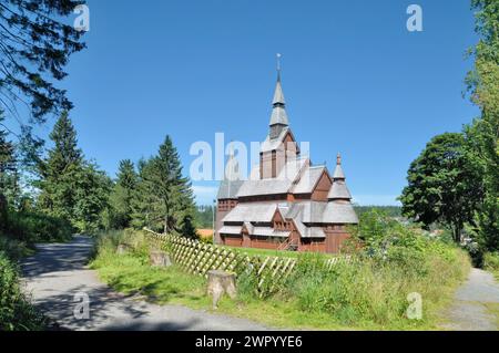 Berühmte hölzerne Stabkirche in Hahnenklee-Bockswiese in der Nähe von Goslar, Harz, Deutschland Stockfoto