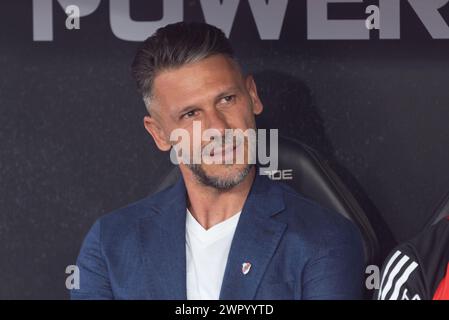 Avellaneda, Argentinien. März 2024. Trainer Martin Demichelis beim Copa de la Liga Profesional de Fútbol zwischen Club Atlético Independiente und Club Atlético River Plate im Stadion Libertadores de América. Quelle: Mateo Occhi (Sporteo) / Alamy Live News Stockfoto