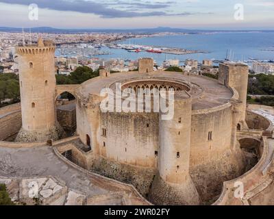 Schloss Bellver in der Bucht von Palma, Mallorca, Balearen, Spanien Stockfoto