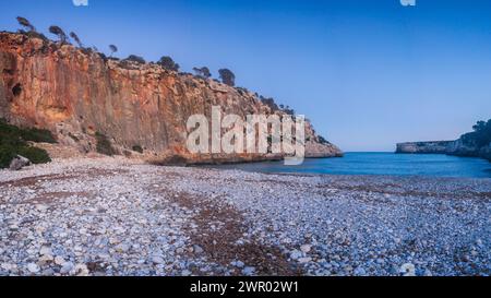 Cala Magraner, Kieselstrand, Küste von Manacor, Mallorca, Balearen, Spanien Stockfoto