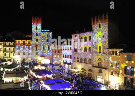 Mercatini Tirolesi di Natale nella città di Arezzo/Tiroler Weihnachtsmärkte in der Stadt Arezzo Stockfoto