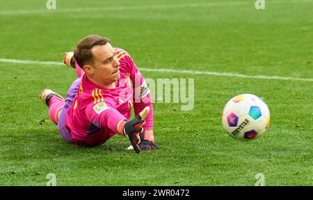 Manuel NEUER, Torwart FCB 1 verteidigt im Spiel FC BAYERN MÜNCHEN - FSV MAINZ 05 8-1 am 9. März 2024 in München. Saison 2023/2024, 1.Bundesliga, FCB, München, Spieltag 25, 25.Spieltag © Peter Schatz / Alamy Live News - DFL-VORSCHRIFTEN VERBIETEN DIE VERWENDUNG VON FOTOGRAFIEN als BILDSEQUENZEN und/oder QUASI-VIDEO - Stockfoto