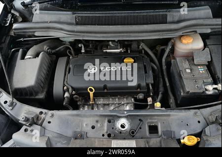 Ein l.8-Liter-Vierzylinder-Vauxhall Ecotec-Benzinmotor. Stockfoto