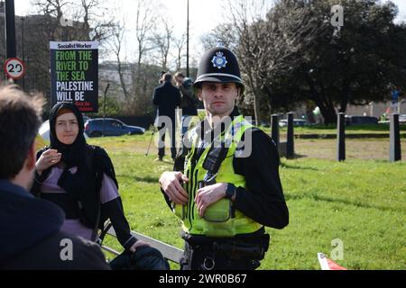 Tausende marschieren in London und rufen zum Waffenstillstand in Gaza am 9. März 2024 auf Stockfoto