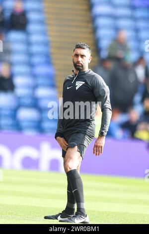 Match Schiedsrichter Sunny Singh Gill während des Premier League Spiels zwischen Crystal Palace und Luton Town im Selhurst Park, London am Samstag, den 9. März 2024. (Foto: Tom West | MI News) Credit: MI News & Sport /Alamy Live News Stockfoto