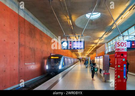 U-Bahn-Linie U2, Haltestelle Messestadt West München, München Oberbayern, Oberbayern Bayern, Bayern Deutschland Stockfoto