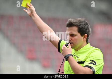 Waregem, Belgien. März 2024. Schiedsrichter Bram de Clercq, dargestellt während eines Frauenfußballspiels zwischen SV Zulte - Waregem und Standard Femina de Lüttich am 18. Spieltag der Saison 2023 - 2024 der belgischen Lotto Womens Super League am Sonntag, 9. März 2024 in Waregem, BELGIEN. Quelle: Sportpix/Alamy Live News Stockfoto