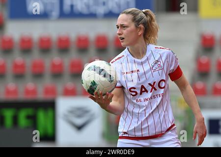 Waregem, Belgien. März 2024. Pauline Windels (5) von Zulte-Waregem, fotografiert während eines Frauenfußballspiels zwischen SV Zulte - Waregem und Standard Femina de Lüttich am 18. Spieltag der Saison 2023 - 2024 der belgischen Lotto Womens Super League am Samstag, 9. März 2024 in Waregem, BELGIEN. Quelle: Sportpix/Alamy Live News Stockfoto