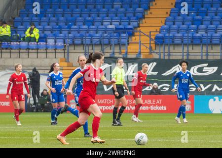 Liverpool, Großbritannien. März 2024. Prenton Stadium Niamh Fahey aus Liverpool am Ball während des WSL-Fußballspiels zwischen Liverpool und Leicester City, einem Heimspiel für Liverpool, Prenton Park Stadium (Terry Scott/SPP) Credit: SPP Sport Press Photo. /Alamy Live News Stockfoto