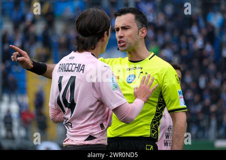 Schiedsrichter Daniele Rutella beim italienischen Fußball-Meisterschaftsspiel der Serie B zwischen Brescia Calcio und Palermo FC in der Mario Rigamonti Sta Stockfoto