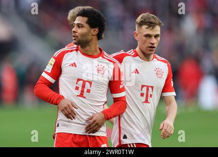 Serge Gnabry von Bayern München Joshua Kimmich von Bayern München Fussball 1 . Bundesliga Saison 2023 / 2024 FC Bayern MŸnchen 1 FSV Mainz 05 © diebilderwelt / Alamy Stock Stockfoto