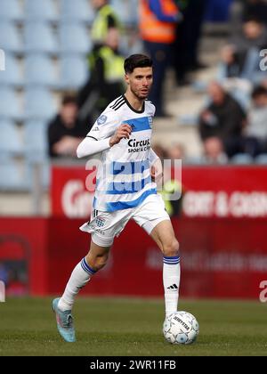 ZWOLLE - Anouar El Azzouzi von PEC Zwolle während des niederländischen Eredivisie-Spiels zwischen PEC Zwolle und FC Volendam im MAC3Park-Stadion am 10. März 2024 in Zwolle, Niederlande. ANP BART STOUTJESDIJK Stockfoto