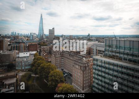 London - 23. September 2017 - Skyline im Zentrum von London mit den Dächern des Gebäudes und dem Shard Skyscraper Stockfoto