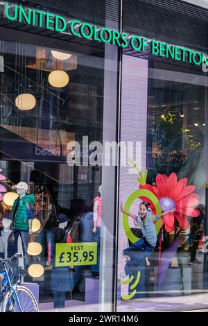 Soho, London UK, 08. März 2024, United Colors of Benetton Fashion Clothing Retail Store With No People Stockfoto