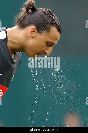 WASHINGTON, DC - 28. Juli 2012: Zlatan Ibrahimovic (18) von PSG (Paris Saint-Germain) in einem internationalen Freundschaftsspiel gegen DC United im RFK Stadium in Washington DC am 28. Juli. Das Spiel endete mit einem Unentschieden von 1-1. Stockfoto