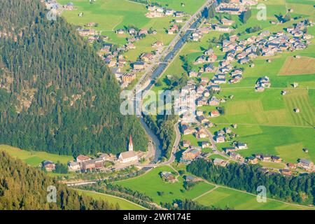 Au: Dorf und Kirche Au, Bregenzer Ach im Bregenzerwald, Vorarlberg, Österreich Stockfoto