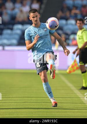 Sydney, Australien. März 2024. Jordan Alan Courtney-Perkins vom Sydney FC-Team wird während des Spiels der Isuzu UTE A-League 2023-24 in der Runde 20 zwischen Sydney FC und Brisbane Roar FC im Allianz Stadium in Aktion gesehen. Endstand Sydney FC 1:1 Brisbane Roar FC. (Foto: Luis Veniegra/SOPA Images/SIPA USA) Credit: SIPA USA/Alamy Live News Stockfoto