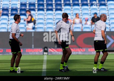 Sydney, Australien. März 2024. Am 10. März 2024 im Allianz Stadium in Sydney, Australien, bereiten sich die Schiedsrichter vor dem A-League Men Rd20-Spiel zwischen Sydney FC und Brisbane Roar auf. Credit: IOIO IMAGES/Alamy Live News Stockfoto