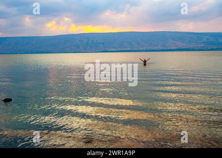 Sonnenaufgang auf dem See von Galiläa, auch Tiberias-See oder Kinneret genannt Stockfoto