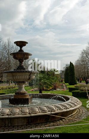 Springbrunnen und Gärten, Regent's Park, City of Westminster, London, Großbritannien Stockfoto