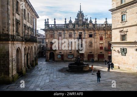 Praza das Praterías mit Fonte dos Cavalos (Brunnen), Altstadt, Santiago de Compostela, Galicien, Spanien Stockfoto