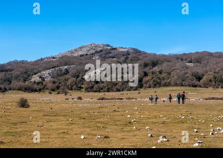 Malerische Aussicht auf Monte Gennaro, in der Nähe des Dorfes San Polo dei Cavalieri, in der Provinz Rom, Latium, Italien. Stockfoto