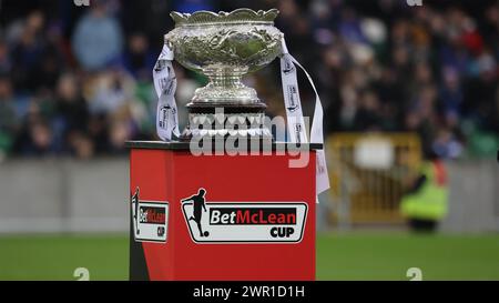 National Football Stadium im Windsor Park, Belfast, Nordirland, Großbritannien. März 2024. Finale des BetMcLean League Cup – Linfield gegen Portadown. (Linfield in blau). Aktion ab dem heutigen Finale. Quelle: CAZIMB/Alamy Live News. Stockfoto