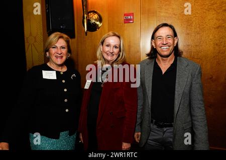 New York, New York USA 03/08/2024 Susan Jacques, Sally Morrison während des de Beers Group Ambassadors' Breakfast am 8. März 2024 im Sofitel Hotel in New York, NY. Foto von Jennifer Graylock-Graylock.com Stockfoto