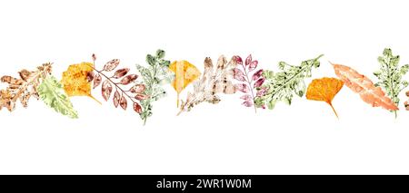Nahtloser Rand mit Herbstblattaufdruck. Zarte goldene Biloba, mehrfarbige Eiche, rowan-Blätter. Ginkgo, trockene abstrakte Blätter. Stockfoto