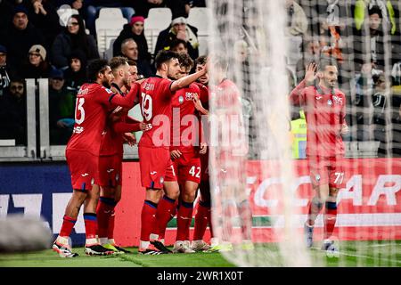 Torino, Italien. März 2024. Atalanta's Teun Koopmeiners feiert, nachdem er das Tor 1-0 für seine Mannschaft während des Fußballspiels der Serie A zwischen Juventus und Atalanta im Allianz-Stadion in Turin, Nordwesten Italiens, erzielte 2024. Sport - Fußball . (Foto: Marco Alpozzi/Lapresse) Credit: LaPresse/Alamy Live News Stockfoto