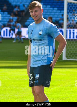 Sydney, New South Wales, Australien. März 2024. Sydney FC Stürmer MITCHELL GLASSON (19) lächelt vor dem Spiel der A League Runde 20 zwischen Sydney FC und dem Brisbane Roar im Allianz Stadium in Sydney, New South Wales, Australien am 10. März 2024. (Kreditbild: © Kai Dambach/ZUMA Press Wire) NUR REDAKTIONELLE VERWENDUNG! Nicht für kommerzielle ZWECKE! Quelle: ZUMA Press, Inc./Alamy Live News Stockfoto