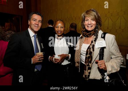 New York, New York USA 03/08/2024 Südafrika UN-Botschafter Mathu Joyini, Nancy Orem Lyman, Diamonds do Good während des de Beers Group Ambassadors' Breakfast am 8. März 2024 im Sofitel Hotel in New York, NY. Foto von Jennifer Graylock-Graylock.com Stockfoto