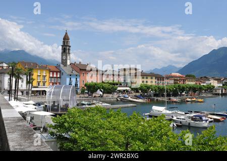 Ascona-City am Lago Maggiore im Tessin | Tessin: An der Uferpromenade des Lago Maggiore in Ascona Stockfoto