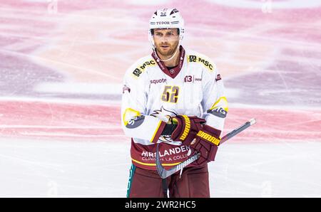 #52 Mike Völlmin, Verteidiger Geneve-Servette HC. (Zug, Schweiz, 01.10.2023) Stockfoto