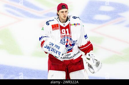 #91 Robin Meyer, Torhüter SC Rapperswil-Jona Lakers. Im Spiel gegen den EHC Kloten als Ersatztorhüter auf der Mannschaftsaufstellung. (Kloten, Schweiz Stockfoto