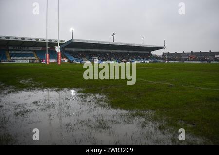 Featherstone, Großbritannien. März 2024. Wasserdichtes Spielfeld. Rugby League Betfred Challenge Cup, Featherstone Rovers vs Wakefield Trinity im Millennium Stadium, Featherstone, UK Credit: Dean Williams/Alamy Live News Stockfoto