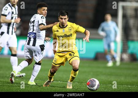 Thessaloniki, Griechenland. März 2024. Aris's Shapi Suleymanov in einem Spiel der griechischen Superliga Playoffs Runde 1 zwischen PAOK FC und ARIS FC. Ergebnis des Spiels PAOK - ARIS 0-1 (Credit Image: © Giannis Papanikos/ZUMA Press Wire) NUR REDAKTIONELLE VERWENDUNG! Nicht für kommerzielle ZWECKE! Stockfoto