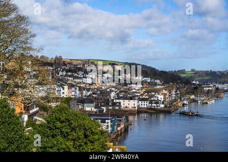 Blick auf Dartmouth über den Fluss Dart, Devon, England, Europa Stockfoto