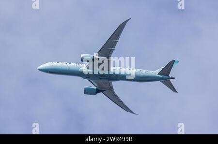 Ein Boeing 787-9 Dreamliner von Air Canada überfliegt nach der Start auf dem Flughafen Zürich den Flughafen. Registrierung C-FGEO. (Zürich, Schweiz, 18 Stockfoto