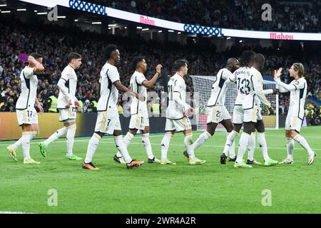 Madrid, Spanien. März 2024. Die Spieler von Real Madrid feiern beim Fußballspiel der spanischen Liga (La Liga) zwischen Real Madrid und Celta de Vigo am 11. März 2024 in Madrid, Spanien. Gustavo Valiente/Xinhua/Alamy Live News Stockfoto