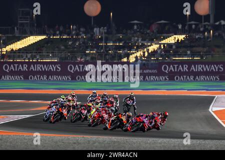 Doha, Katar. März 2024. Die Fahrer treten am 10. März 2024 beim MotoGP Grand Prix von Katar in Doha, Katar, an. Quelle: Qian Jun/Xinhua/Alamy Live News Stockfoto