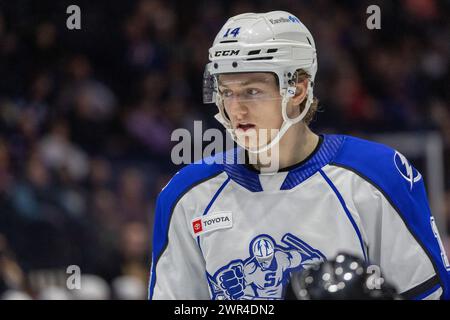 8. März 2024: Syracuse Crunch Stürmer Tristan Allard (14) skatet in der ersten Periode gegen die Rochester Americans. Die Rochester Americans veranstalteten die Syracuse Crunch in einem Spiel der American Hockey League in der Blue Cross Arena in Rochester, New York. (Jonathan Tenca/CSM) Stockfoto