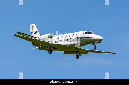 Ein Cessna 560XL Citation XLS von Fly Tyrol befindet sich im Landeanflug auf den Flughafen Zürich. Registrierung OE-GKE. (Zürich, Schweiz, 12.05.2023) Stockfoto