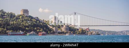 Türkei, Istanbul, Häuser unterhalb der Fatih-Sultan-Mehmet-Brücke auf dem Bosporus-Strait-BANNER, LANGFORMAT Stockfoto