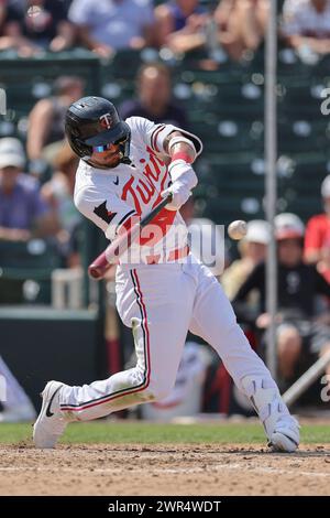 Fort Myers, FL: Minnesota Twins Shortstop will Holland (84) macht den Shortstop während eines MLB-Frühjahrstrainings gegen die Washington Nat Stockfoto