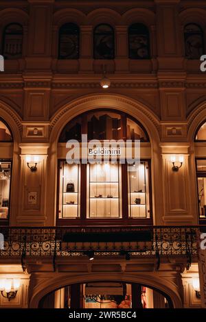 Goldenes Logozeichen der berühmten Boutique Baldinini. Ein italienisches Unternehmen, das Schuhe und Accessoires herstellt Stockfoto