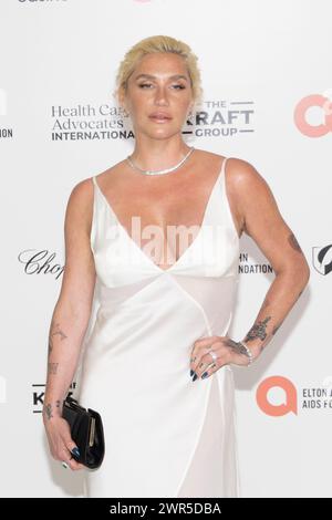 West Hollywood, USA. März 2024. Kesha nimmt am 10. März 2024 an der 32. Jährlichen Elton John AIDS Foundation Academy Awards Viewing Party im City of West Hollywood Park in West Hollywood Teil. (Foto: Corine Solberg/SipaUSA) Credit: SIPA USA/Alamy Live News Stockfoto